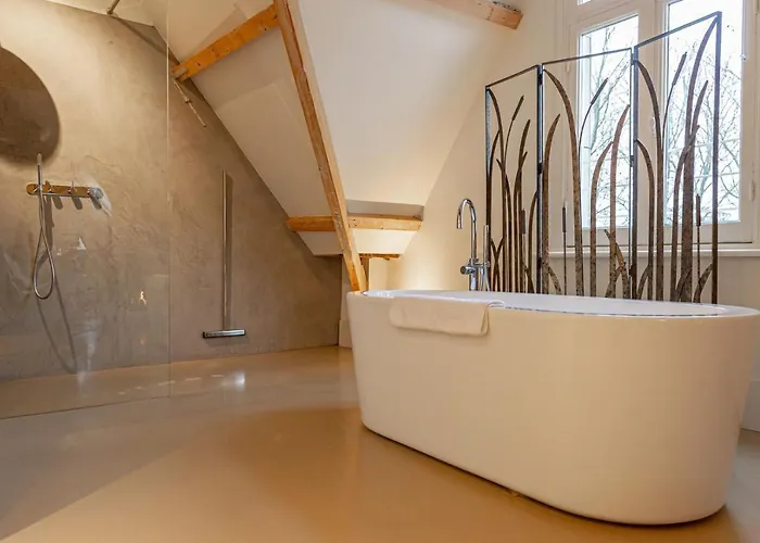 Bossche Stationsweg 2*