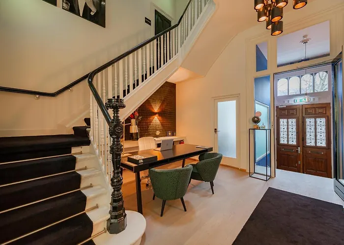 فندق Bossche Stationsweg